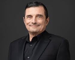 Eric Steinbach's Instagram, Twitter & Facebook