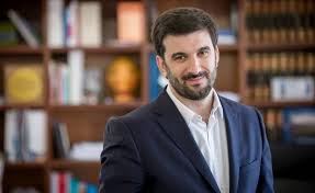 España y portugal se enfrentan en un amistoso donde el 11 de la selección española es una incógnita puesto que todavía no han conseguido este viernes juegan españa y portugal un encuentro que servirá para medir las aspiraciones de cada una. Tiago Brandao No Hay Que Ser Impositivos Cuando Confias En Las Escuelas Responden Sociedad El Pais