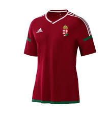 Hátrányból egyenlített a magyar válogatott, amely még első is lehet a csoportjában. Magyar Valogatott Eb 2016 Eldolt Ebben A Ket Mezben Szerepel A Magyar Valogatott Soccer Shirts Soccer Jersey Shirts