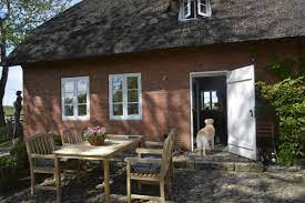 Über die terrasse gelangt man in den garten mit grillplatz. Hundeurlaub Und Nordsee Ferienhauser