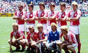 A pós rememorar o time paraguaio que fez bonito na copa do mundo de 1998 , trago à lembrança o grande time dinamarquês de 1992, que conquistou feito único, sendo eternizada por uma alcunha: Selecoes Imortais Dinamarca 1992 1995 Imortais Do Futebol