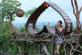 Cewek berhijab cantik selfie di tempat wisata. 10 Rekomendasi Tempat Wisata Terbaik Di Sumenep Gudangnya Pantai