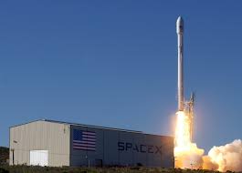Hasil gambar untuk Roket Falcon 9