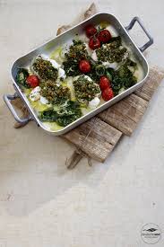 Seeteufel In Rucola Pinenkernkruste Mit Spinat Und Geschmolzenen Tomaten Seeteufel Fisch Spinat Rucola Seeteufel Rezept Fisch Zubereiten Seeteufel