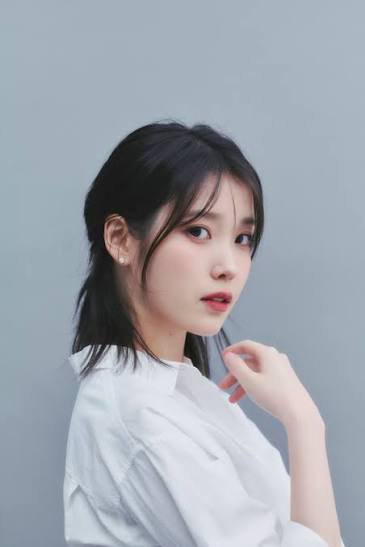 IU Returns to the Stage 10 Days After Health Scare and Breakup: 'My Heart Is Pounding'