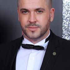 Widows peak long wavy hairstyle 20 Best Men S Haircuts For Receding Hairlines 2021 All Things Hair Uk