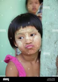 Philippine girls hi-res stock photography and images