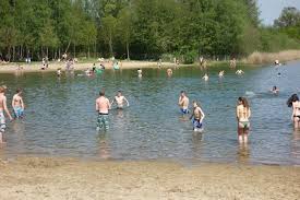 Langs kleine padjes en rustieke wegjes kom je in de pittoreske dorpskern van wakkerzeel. Er Kan Weer Gezwommen Worden Rotselaar Het Nieuwsblad Mobile