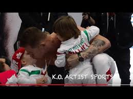 Este sábado en el at&t stadium de dallas, el mexicano saúl álvarez venció por nocaut técnico al británico billy joe saunders, al término del combate el canelo confesó que desde que le pegó en octavo raund vio que le quebró el pómulo y estaba seguro que no iba a salir más. Beautiful Canelo Kisses His Kids As Sergey Tries Making Weight 2nd Time Around Youtube