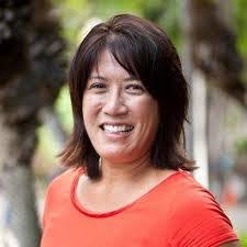 Diane Lyons's Instagram, Twitter & Facebook