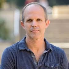 Dena Ennis's Instagram, Twitter & Facebook