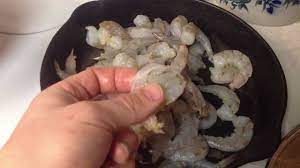 Deep fry shrimp by preheating (canola, vegetable, or peanut) oil to 375 degrees f. How To Prepare And Boil Frozen Raw Shrimp Youtube