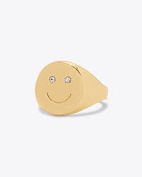 Happy Signet Ring By One Six Five Ring Ban Do Signet Ring Unique Engagement Rings Rose Gold Yellow Gold Wedding Ring