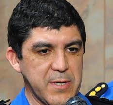 Desplazan a un jefe policial por no salir a trabajar