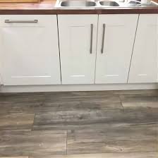 Grey kitchens with white worktops howdens doors external 2xgnj. Howdens White Gloss Kitchen Doors For Sale In Uk