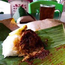 It is commonly found in malaysia, where it is considered the national dish. Sohoque On Twitter Nasi Lemak Ikan Tongkol Kerana Nasi Lemak Ini Abam Hoq Sanggup Meredah Jem Best Nasinya Lembut Portion Ikan Tongkolnya Cukup Sambalnya Ohsem Nasi Lemak Menu Ala Negeri