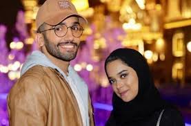 الاعلامية مشاعل الشحي والاعلامي أحمد خميس في لقاء عفوي مع الاعلامية ميرا علي لحساب الناقد الفني. Ù…ÙˆÙ‚Ø¹ Ø®Ø¨Ø±Ù†ÙŠ Ø²ÙˆØ¬ Ù…Ø´Ø§Ø¹Ù„ Ø§Ù„Ø´Ø­ÙŠ Ø²ÙˆØ§Ø¬Ù†Ø§ Ù…Ù‡Ø¯Ø¯ Ø¨Ø§Ù„Ø§Ù†ÙØµØ§Ù„