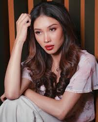 Filem terbaru arahan ghaz abu bakar, bulan & pria terhebat dibintangi zahirah macwilson, maya karin, zizan razak, bell ngasri. Biodata Dan Foto Terkini Zahirah Macwilson Iluminasi