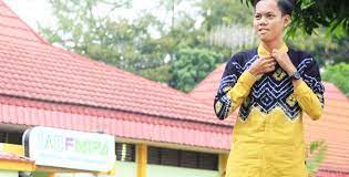 Ini terlihat dari mulai yang ia kenakan dari oleh karena itu, mencari model baju atasan wanita yang tepat sangat penting diperhatikan oleh kaum hawa ini. Rekomendasi Model Baju Sasirangan Atasan Untuk Anda Idnewsmedia Com