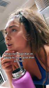 No such thing as being loyal during the talking stage 😌  #cantmakeawifeoutofaho #relationshipjokes #talkingstage #talkingstagefail  #talkingstagebelike