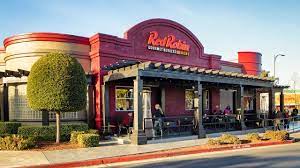 Red Robin In Massachusetts Evacuates Following Apparent Chemical Reaction 3 People Transported To Hospital Red Robin Restaurant Restaurant Exterior Casual Restaurants