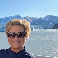 What are some recommended restaurants, shops, or events in Lauderdale by  the Sea?