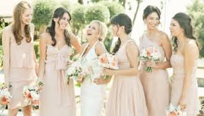 Apparire al meglio in un giorno molto speciale. Sposa Over 50 Che Abito Indossare Dilei