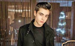 Stefan banica jr a fost foarte emotionat, dar si mandru cand radu a devenit student cu acte in regula si a intrat printre. Stefan Radu Banica Adpm