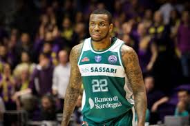Rientra vidmar tra i 12 (gli lascia il posto fotu, con anche clark fuori nelle rotazioni degli stranieri), con bramos sempre ai box e campogrande a referto nonostante un'infiammazione ai tendini d'achille. Dinamo Sassari Basketball Champions League 2017 2018