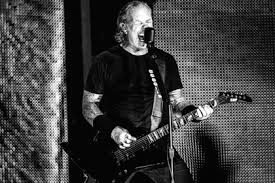 James hetfield is an american singer, guitarist, and songwriter who is most famous for being the lead singer for the popular heavy metal band, metallica. Metallica James Hetfield Soll Ende Januar Erstmals Seit Dem Entzug Offentlich Auftreten Regioactive De