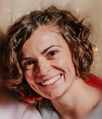 Tanya Searle's Instagram, Twitter & Facebook