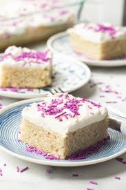 Easy Vegan Vanilla Cake 7 Ingredients Recipe In 2020 Vegan Vanilla Cake Foodporn Dessert Vanilla Sheet Cakes