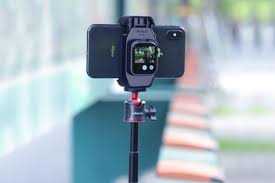 Iphone Mount Converts An Apple Watch Into A Live Viewfinder For Selfies And Vlogging Digital Photography Review
