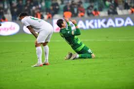 Bu sonuçla bursaspor puanını 49 yaparken giresunspor 44 puanda kaldı. Bursaspor Giresunspor Fotograflari