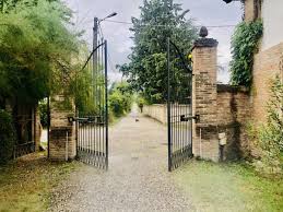 Voghera is a town and comune in the province of pavia in the italian region lombardy. Italien Seite 2 Doc Dog On Tour