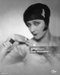 82 Dora 1928 Photos & High Res Pictures