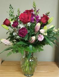 Pinstripes and small checks will be perceived as a solid color. Large Vase Mix Of Standard And Novelty Flowers New Prague Floral Such Inc