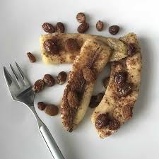 The evil might melt your fingertips! Banane Flambe Con Uvetta E Cannella Belin Che Buono
