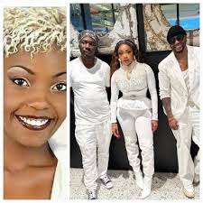 Good morning beautiful people it's Friday the 13th and welcome to the most  famous battle of the stars show i'm taking you back in time.... 1. Lebo  mathosa🎙️🎸tsodiyo 2. Mandoza🎙️🎸ngalabezi 3. Mdu