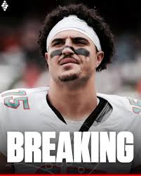 Playing for the Eagles tops the list for Jaelan Phillips. 👀