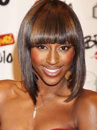 Coppery Bronze Streaks On British Singer Alexandra Burke Add Softness To Her Geometric Bob And Heavy Frin Hair Highlights Hair Inspiration Hair Tips Highlights