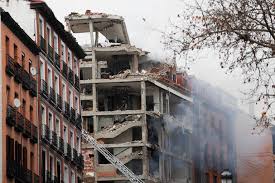 Uma explosão destruiu um edifício de três andares e causou a morte de pelo menos duas pessoas em madrid. Yt Ueec18yvd2m