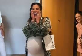 Η χριστίνα μπόμπα διανύει τις τελευταίες εβδομάδες της εγκυμοσύνης της και ανυπομονεί να γίνει μητέρα για πρώτη φορά. Xristina Mpompa H Aprosmenh Ekplh3h Apo Tis Files Ths