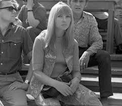 Maria antonina rodowicz (born 8 december 1945), known professionally as maryla rodowicz, is a polish singer and actress. Maryla Rodowicz O Serialu Osiecka Nie Mialam Takiego Imponujacego Biustu Film W Interia Pl