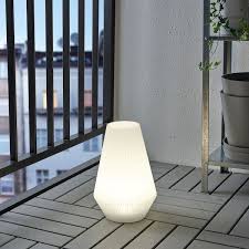 Solvinden Solarstandleuchte Led Fur Draussen Kunststoff Weiss Ikea Deutschland In 2020 Aussenlampe Led Boden