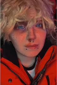 How Old Is Kenny Mort