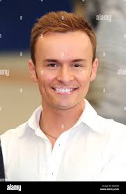 Jon Lee joins the cast of Aladdin