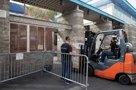 BAPS Charities Donates Hot Meals and Masks to Midnight Mission