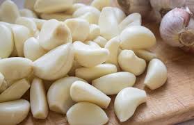 Manfaat bawang putih mentah selanjutnya adalah melancarkan sirkulasi darah. 15 Manfaat Makan Bawang Putih Mentah Bikin Jantung Lebih Sehat