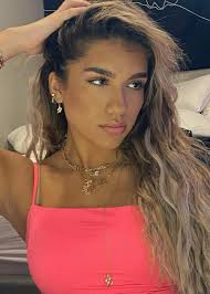 Azra Mian - Free pics, galleries & more at Babepedia